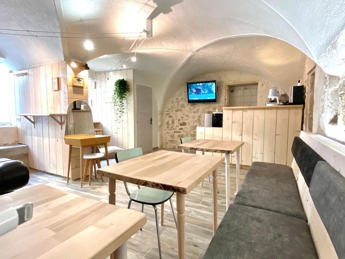 Espace Le Cheval Blanc Кастельно-ле-Лез Экстерьер фото